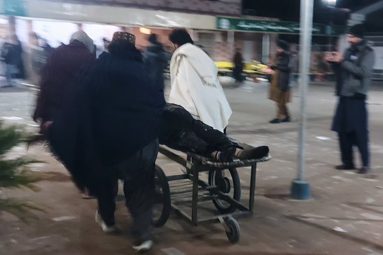 Suicide bomber targets wedding ceremony in northwest Pakistan, killing 7 people, wounding 25 | iNFOnews.ca