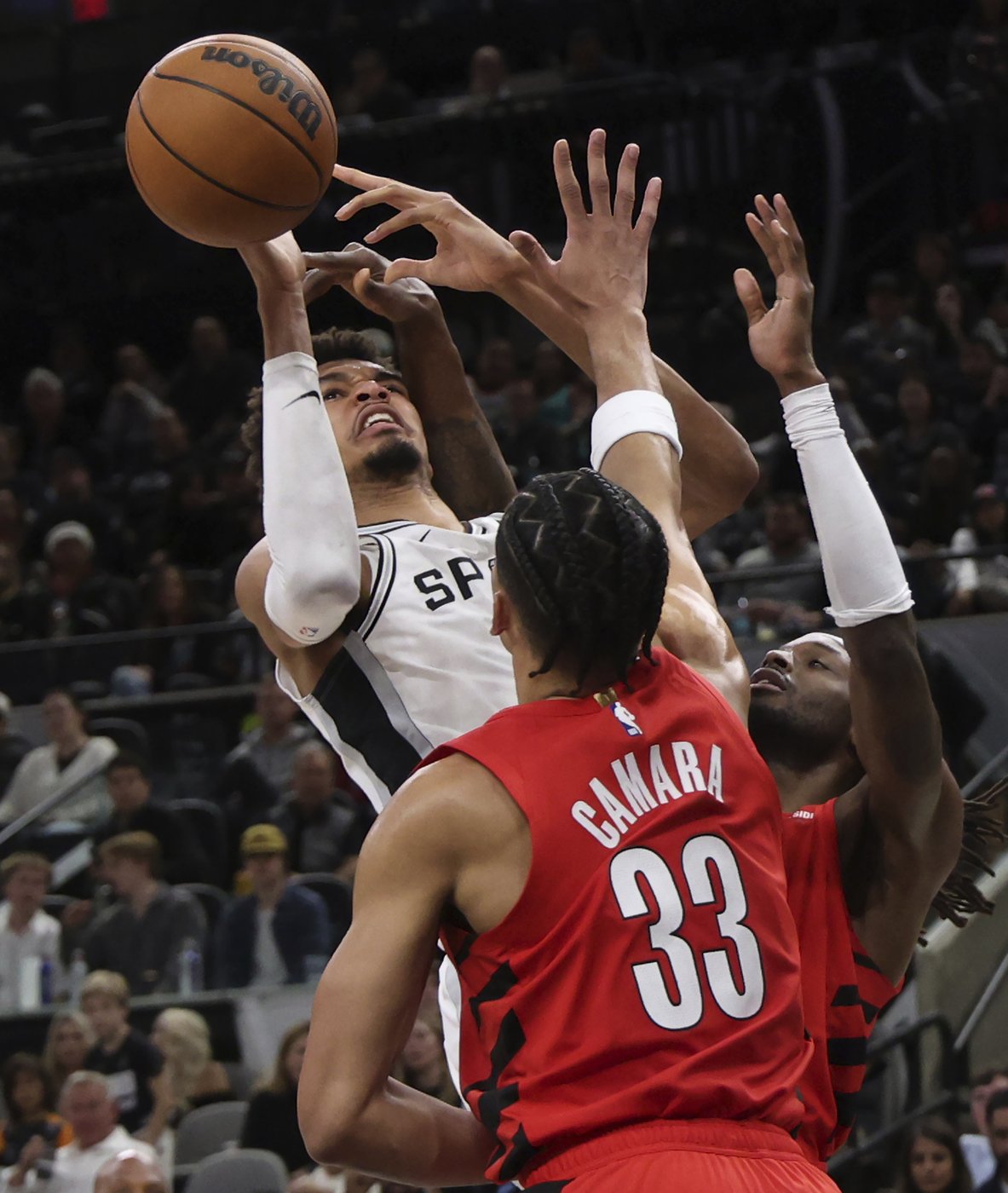 Wembanyama scores 30, matches career high with 10 blocks and Spurs roll past Trail Blazers 114-94 | iNFOnews.ca