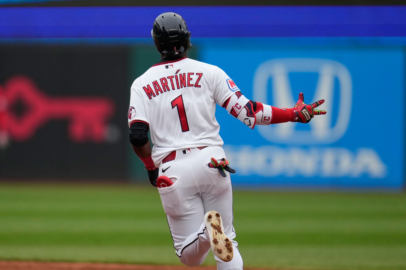 Angel Martinez homers, Guardians strike out 13 and top Angels | iNFOnews.ca