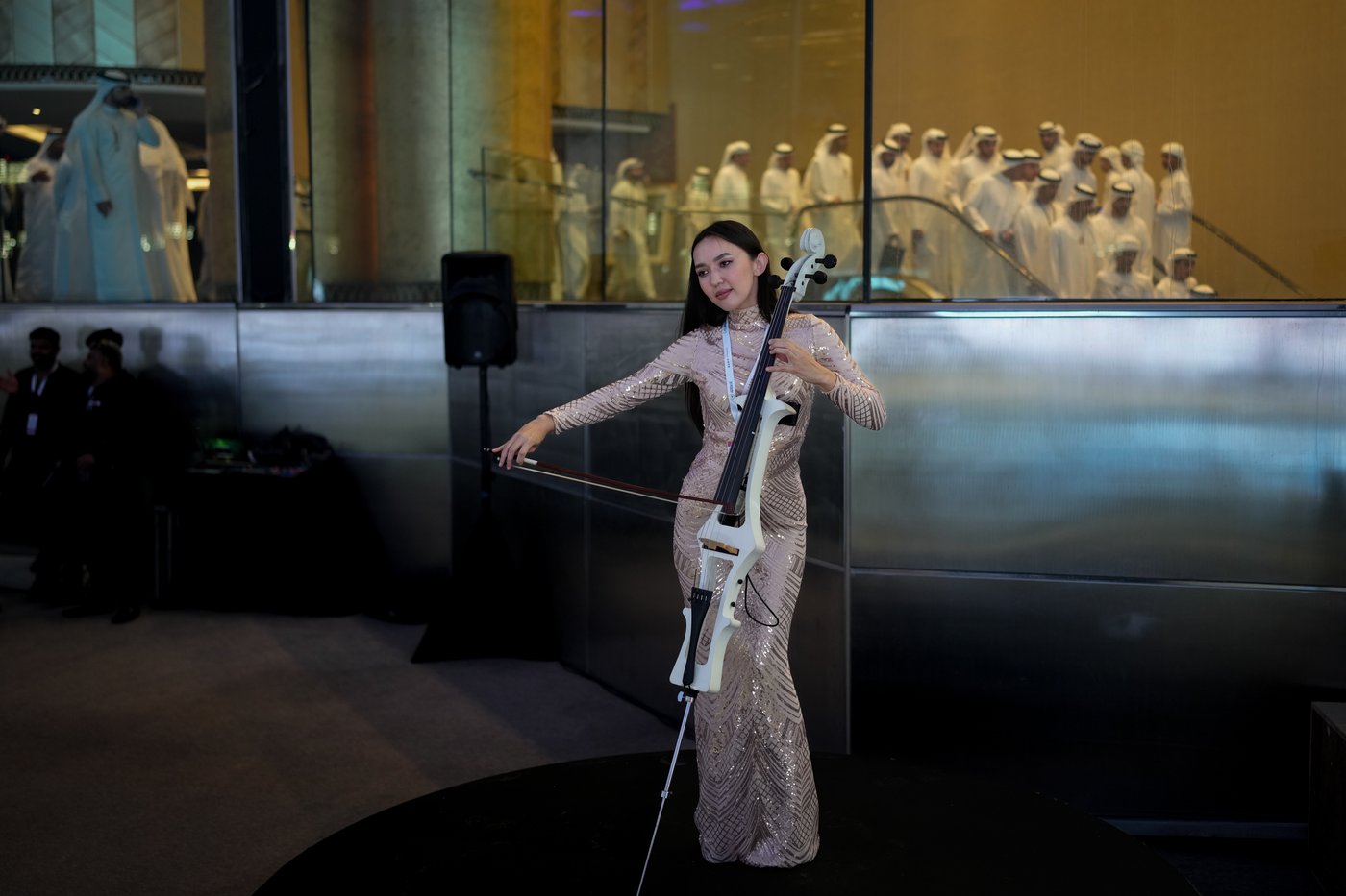 Photos show glamour at the Dubai World Cup horse race but thinner crowds due to Iran war | iNFOnews.ca