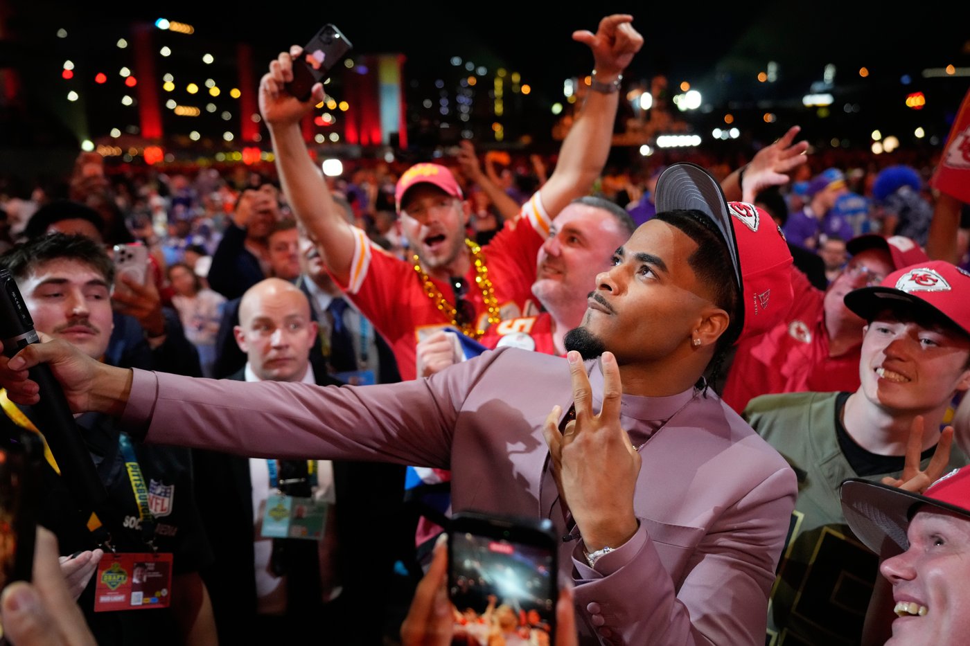 Chiefs trade up to draft LSU CB Mansoor Delane at No. 6, pick Clemson DT Peter Woods at No. 29 | iNFOnews.ca Chiefs trade up to draft LSU CB Mansoor Delane at No. 6, pick Clemson DT Peter Woods at No. 29 | iNFOnews.ca