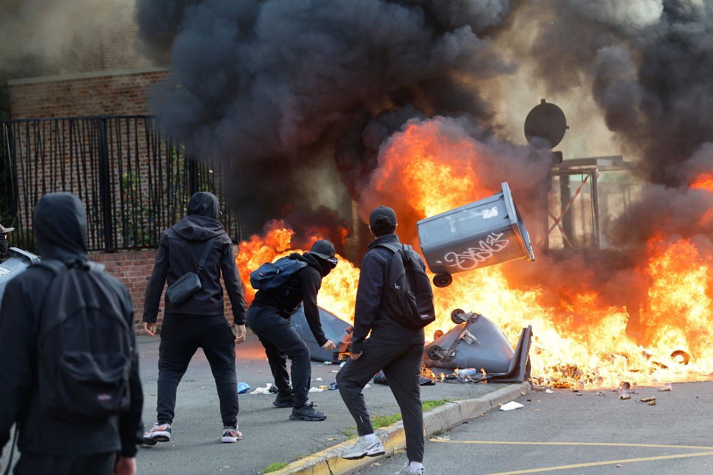 France gripped by spreading student protests as PM calls crisis meeting | iNFOnews.ca