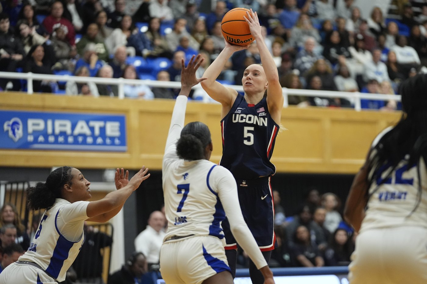 No. 5 UConn extends winning streak over Seton Hall to 41 games with a 91-49 victory | iNFOnews.ca