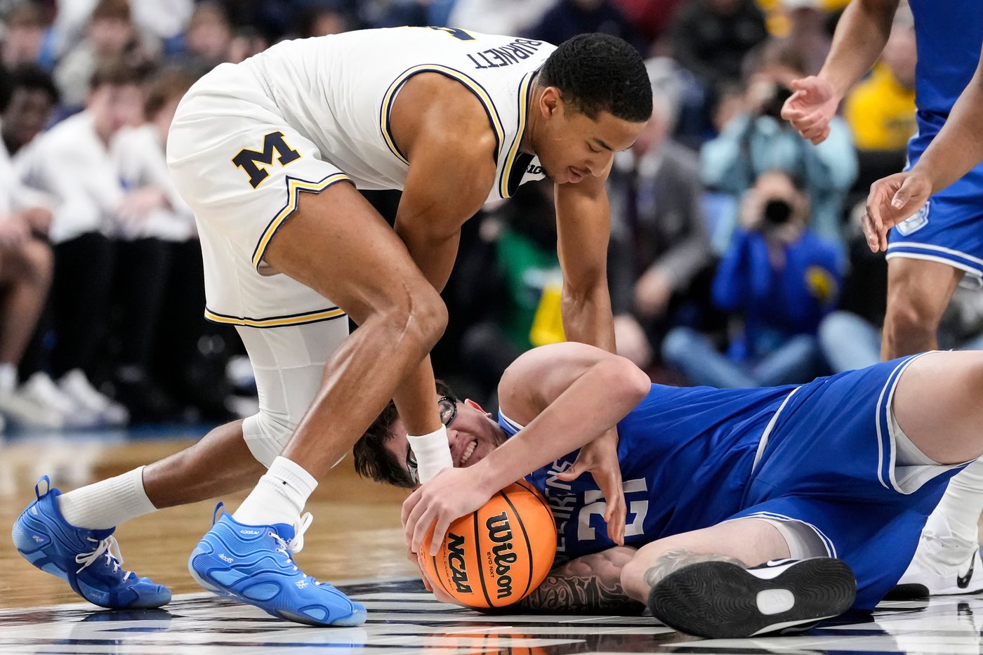 Lendeborg scores 25, and Midwest's top-seeded Michigan rolls to a 95-72 win over Saint Louis | iNFOnews.ca Lendeborg scores 25, and Midwest's top-seeded Michigan rolls to a 95-72 win over Saint Louis | iNFOnews.ca