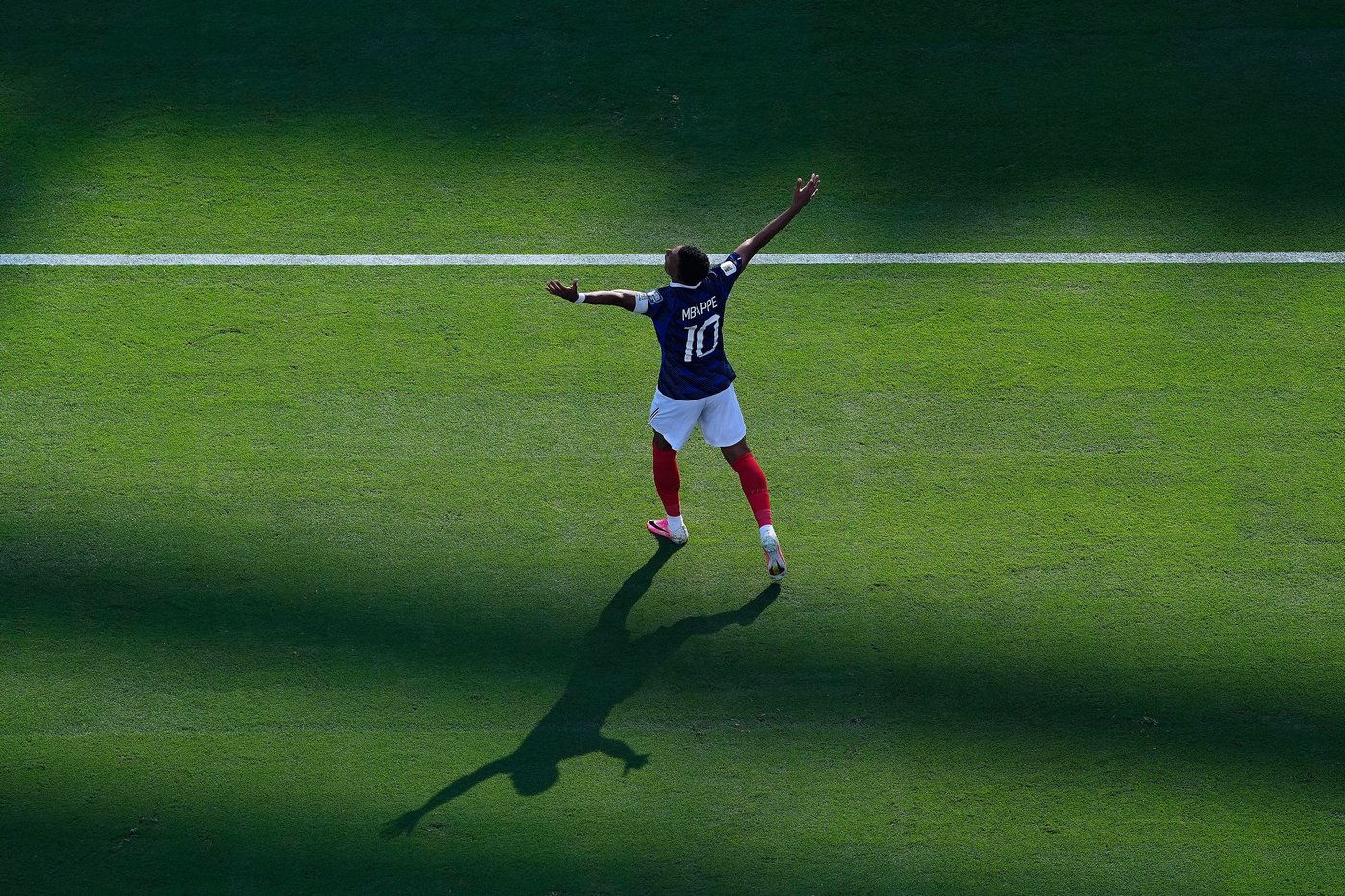 One Extraordinary Photo: France’s Kylian Mbappe stands alone | iNFOnews.ca