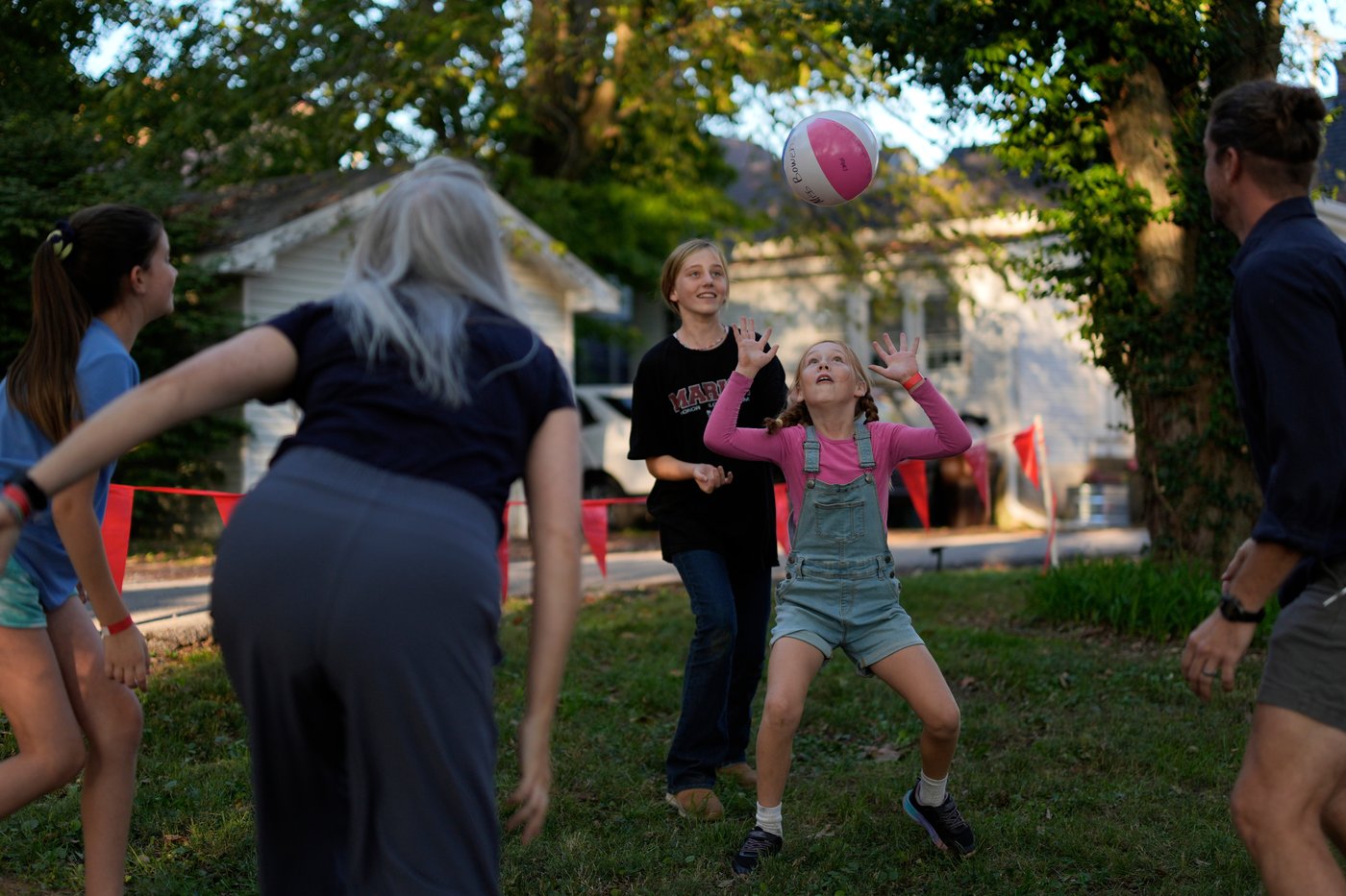 PHOTO ESSAY: Grassroots groups tackle social isolation | iNFOnews.ca