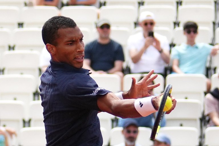 Auger-Aliassime rides dominant second set to win over Kopriva at Hamburg Open | iNFOnews.ca