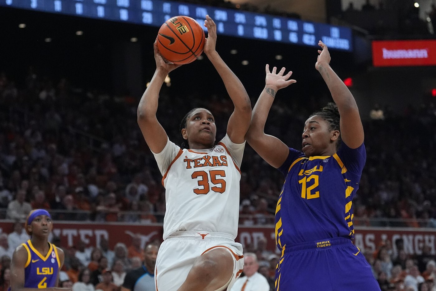 Booker and Crump push No. 4 Texas over No. 5 LSU 77-64 as Longhorns run home win streak to 39 | iNFOnews.ca