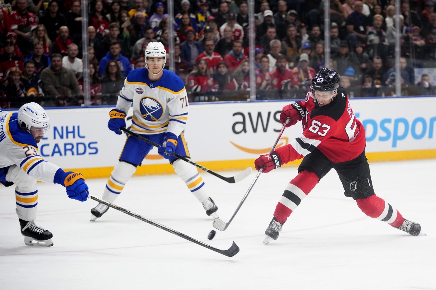 Cotter scores as Devils beat Sabres 3-1 to sweep season-opening series in Prague | iNFOnews.ca