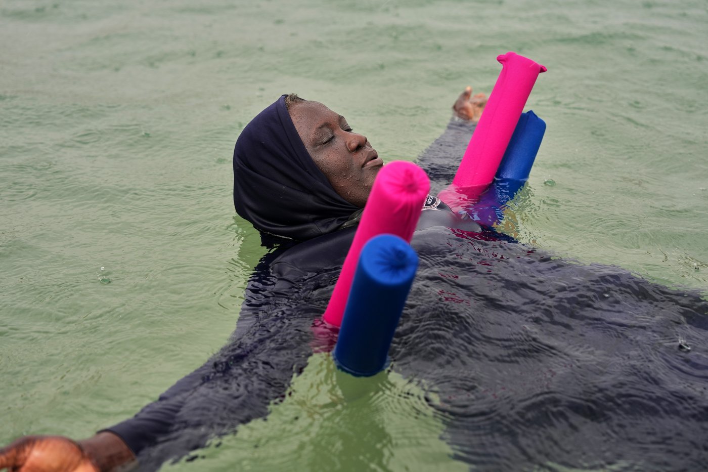 Photos show aquagym classes in Senegal helping people with reduced mobility | iNFOnews.ca