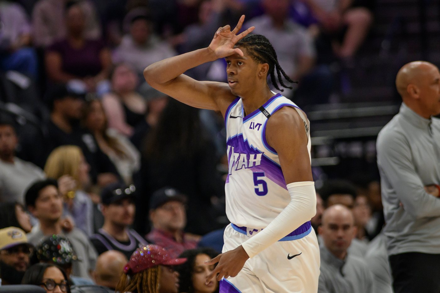 DeMar DeRozan scores season-high 41 points as Kings beat Jazz 116-111 | iNFOnews.ca