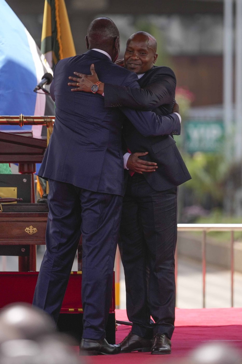 Kenya's new deputy president sworn in as his predecessor challenges his impeachment in court | iNFOnews.ca