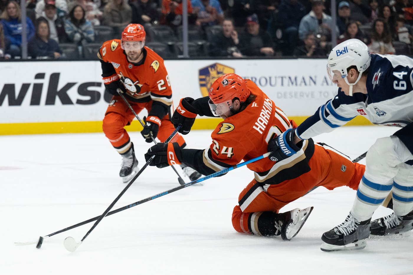 Kreider beats Hellebuyck in OT to lift the Ducks past the Jets, 5-4 | iNFOnews.ca Kreider beats Hellebuyck in OT to lift the Ducks past the Jets, 5-4 | iNFOnews.ca