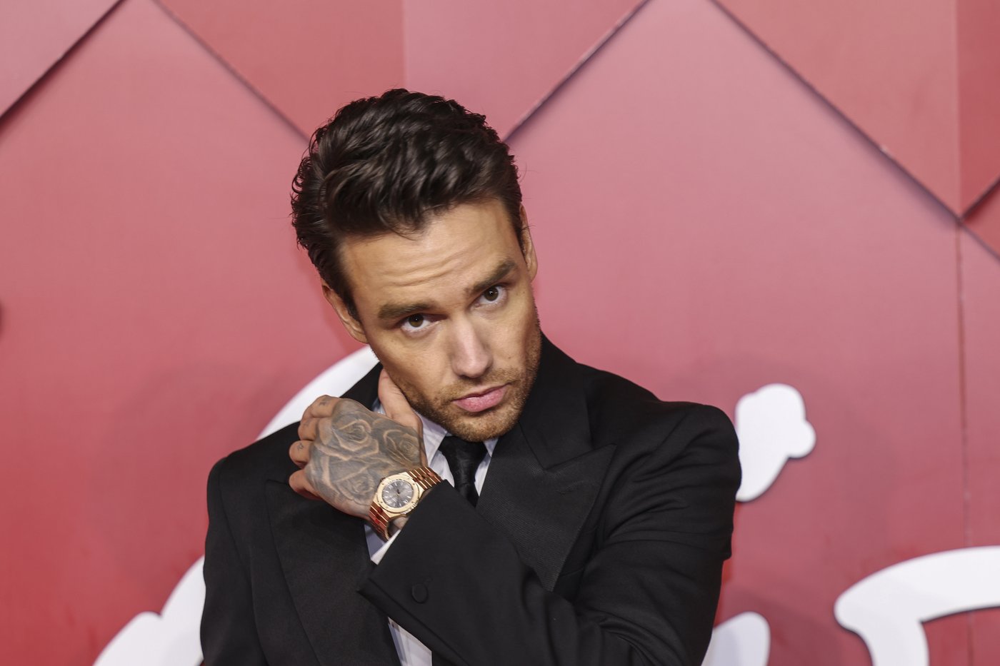 Liam Payne, former One Direction member, dies at 31 in Argentina hotel fall | iNFOnews.ca