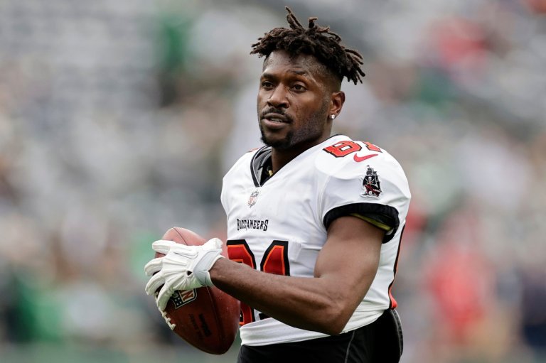 Ex-NFL star Antonio Brown arrested on attempted murder charge in Miami shooting | iNFOnews.ca