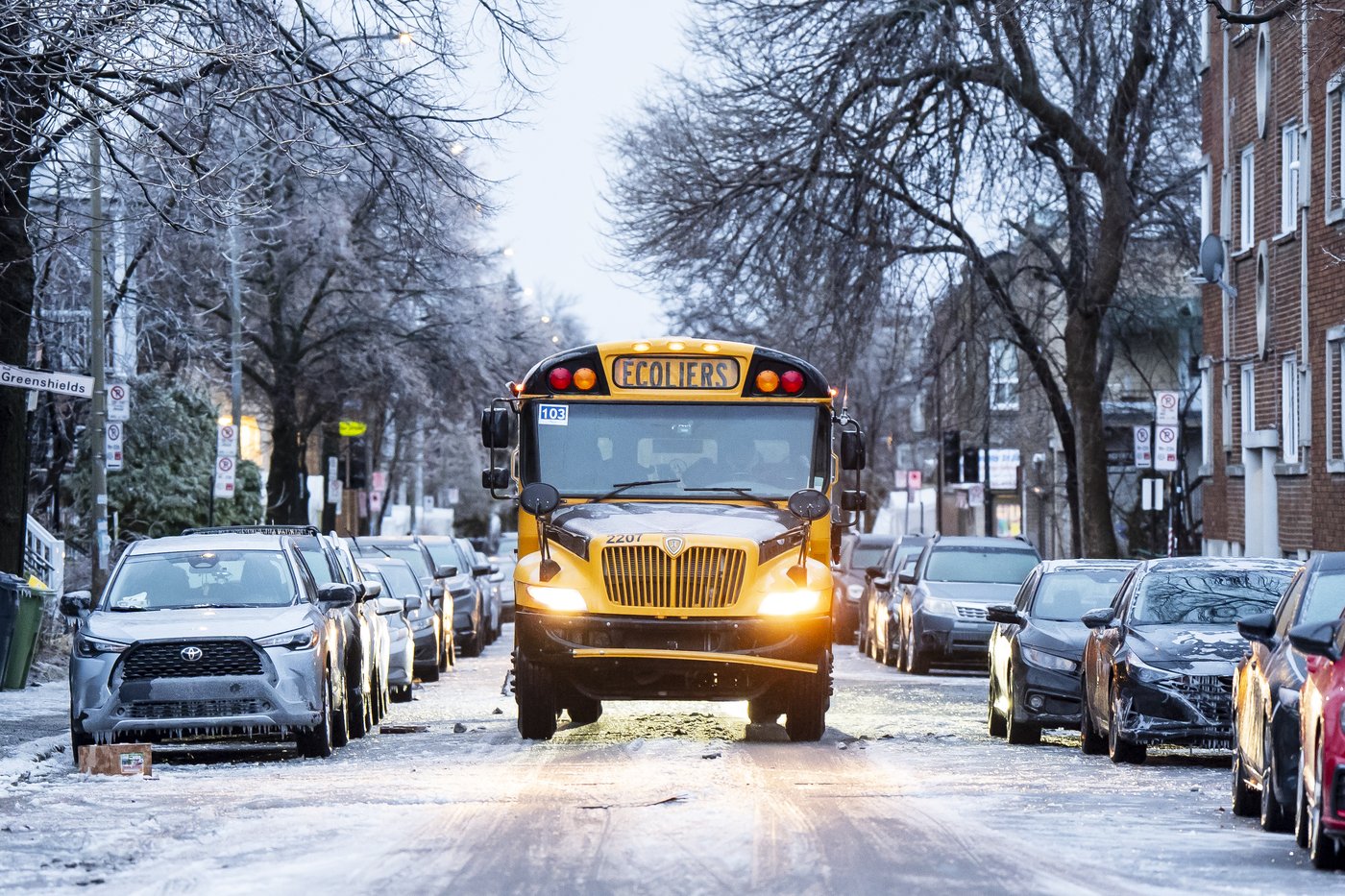 About 8,300 customers still without power in Quebec after ice storm | iNFOnews.ca About 8,300 customers still without power in Quebec after ice storm | iNFOnews.ca
