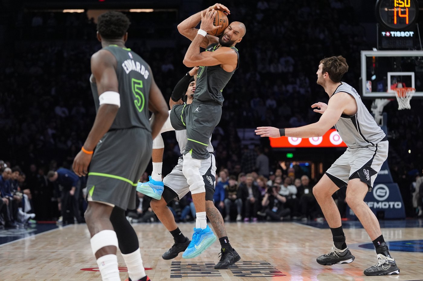 Timberwolves' Rudy Gobert to serve 1-game suspension against Bucks, triggered by flagrant foul total | iNFOnews.ca
