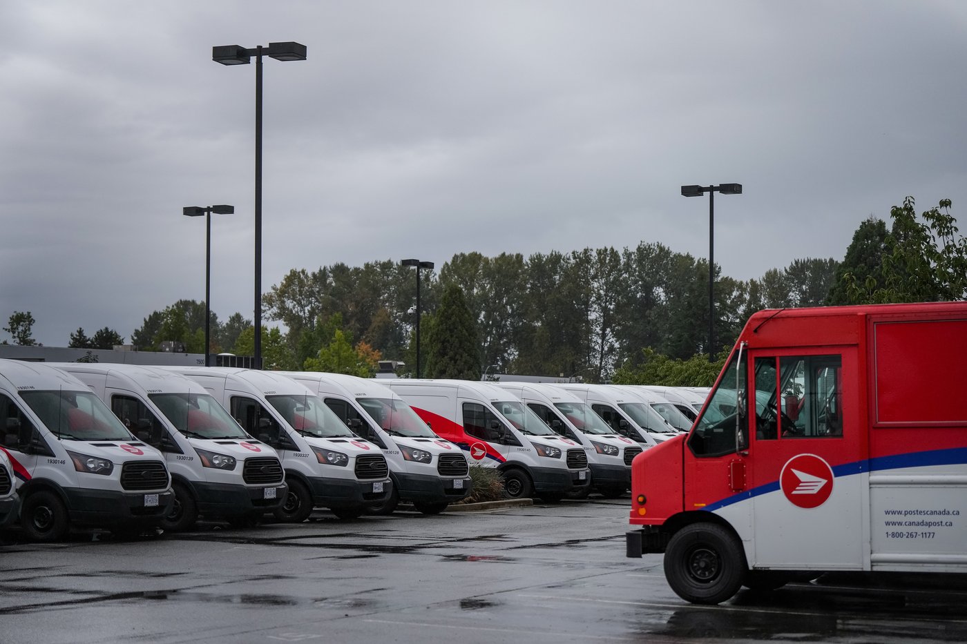 Canada Post workers vote to accept contract | iNFOnews.ca