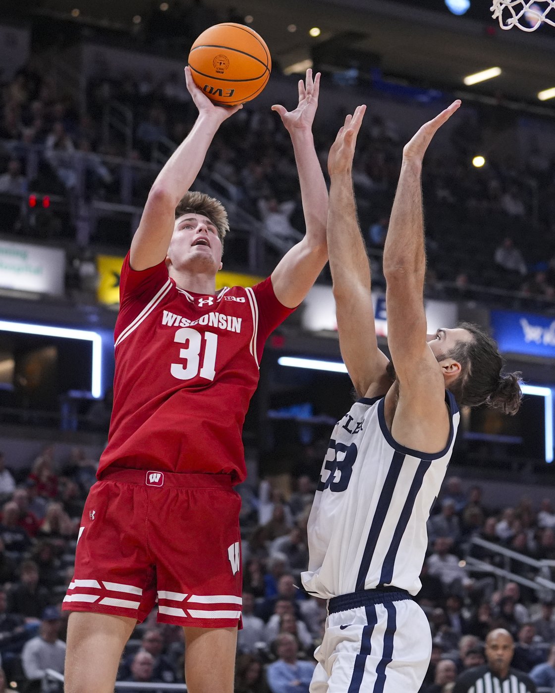 Nolan Winter scores a season-high 20 points to help No. 20 Wisconsin get past Butler 83-74 | iNFOnews.ca