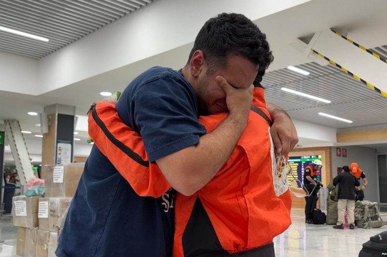 Mexico's legendary rescue brigade heads to Venezuela as earthquakes death toll tops 2,200 | iNFOnews.ca