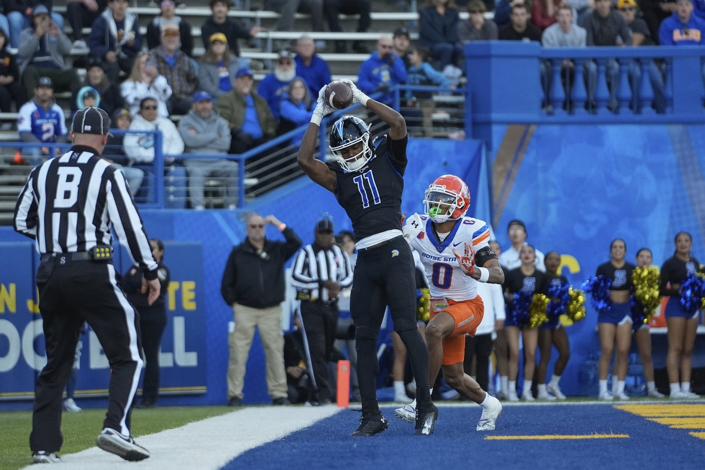 Ashton Jeanty runs for 159 yards and 3 TDs as No. 13 Boise State beats San Jose State 42-21 | iNFOnews.ca