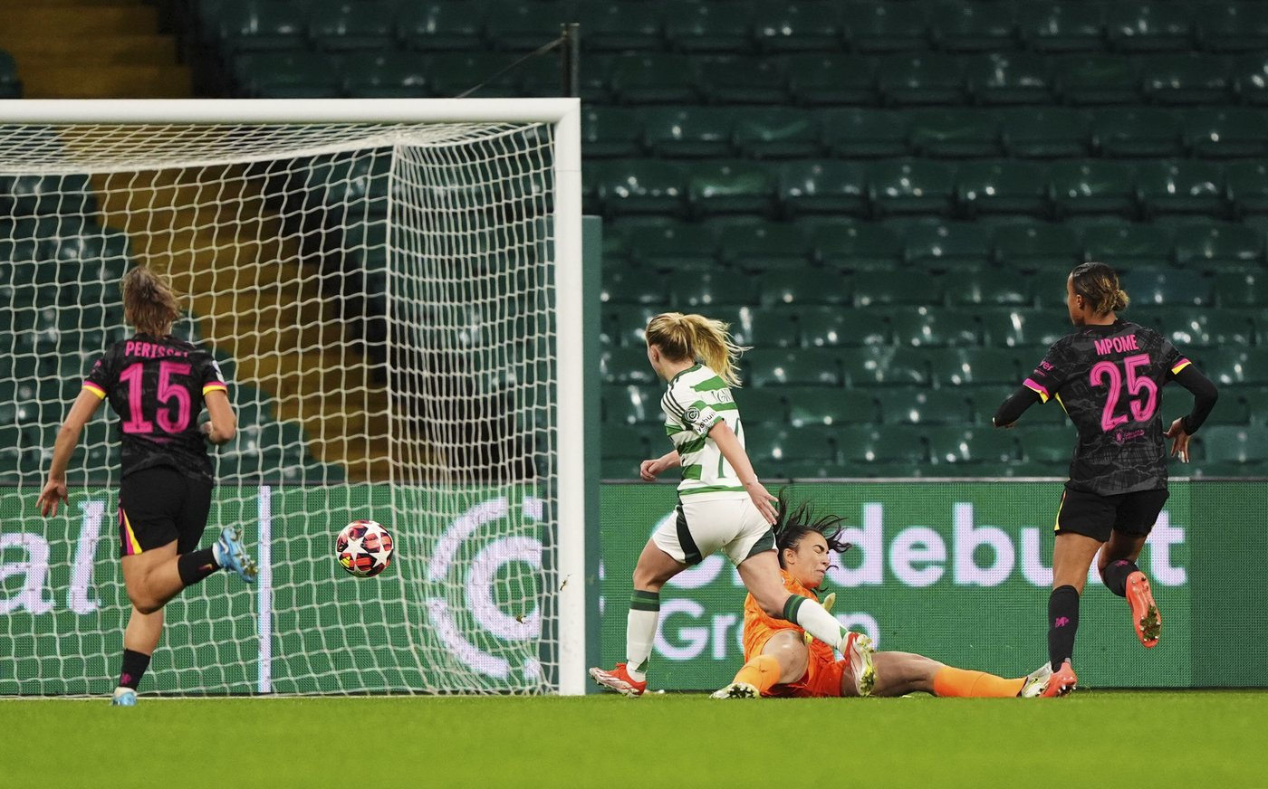 Lyon and Chelsea take clear leads in Women's Champions League groups. Madrid, Wolfsburg also win | iNFOnews.ca