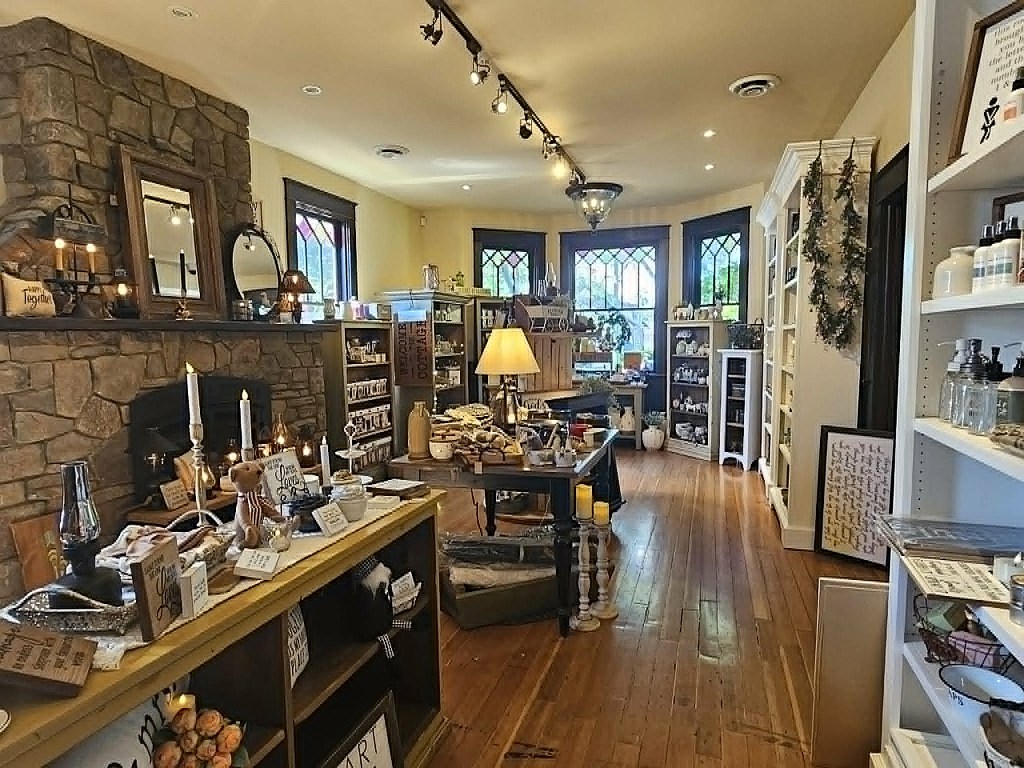 iN PHOTOS: Peek inside a 1910 heritage home in Kelowna | iNFOnews.ca