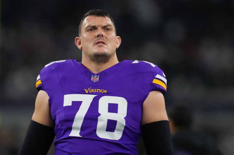 Vikings center Ryan Kelly announces his retirement after his concussion-shortened 10th NFL season | iNFOnews.ca
