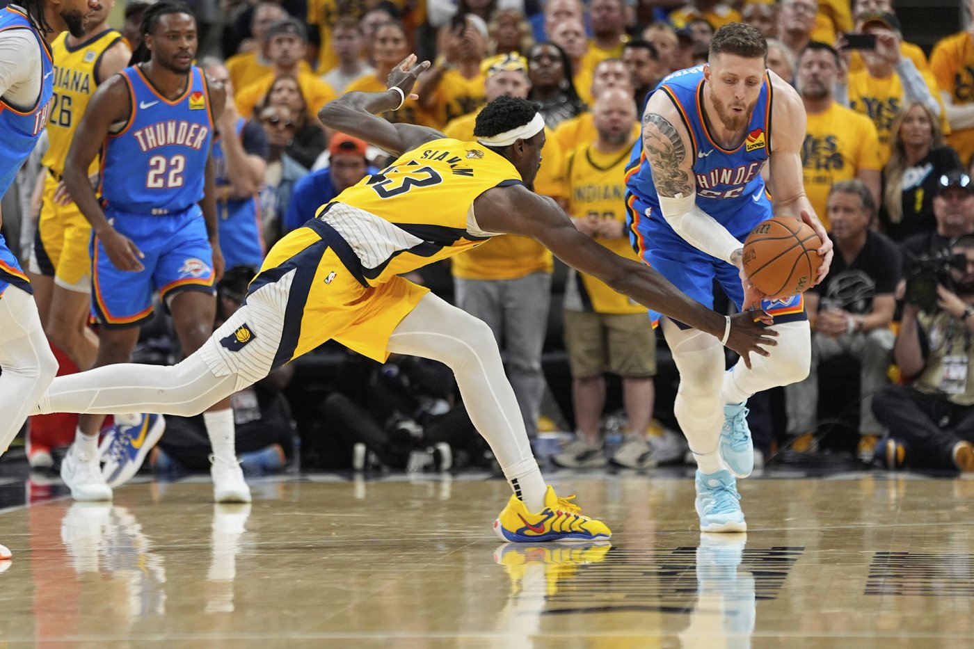 Pacers avoid 2nd straight home-court playoff exit, routing Thunder to force Game 7 | iNFOnews.ca
