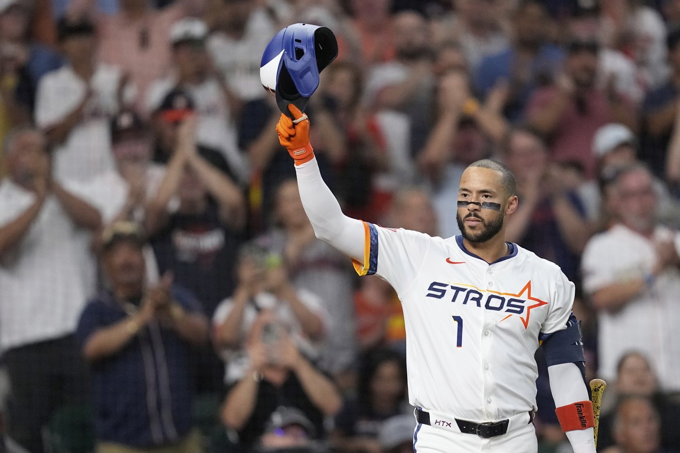 Astros hold off Red Sox rally for 7-6 win, Urías and McCormick homer | iNFOnews.ca