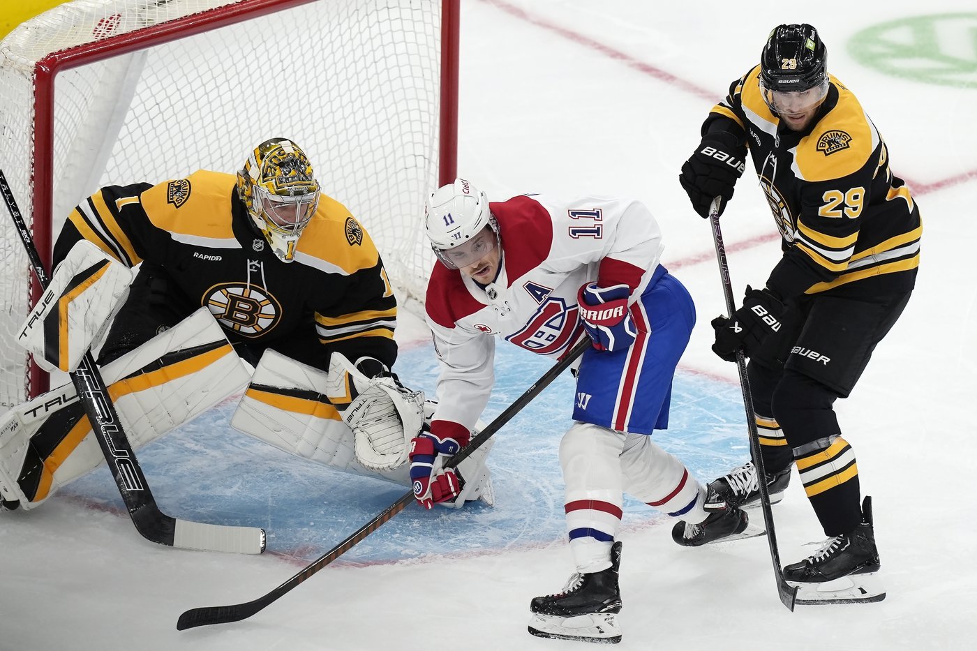 Swayman returns, Kastelic scores twice to lead Bruins to 6-4 win over Montreal | iNFOnews.ca