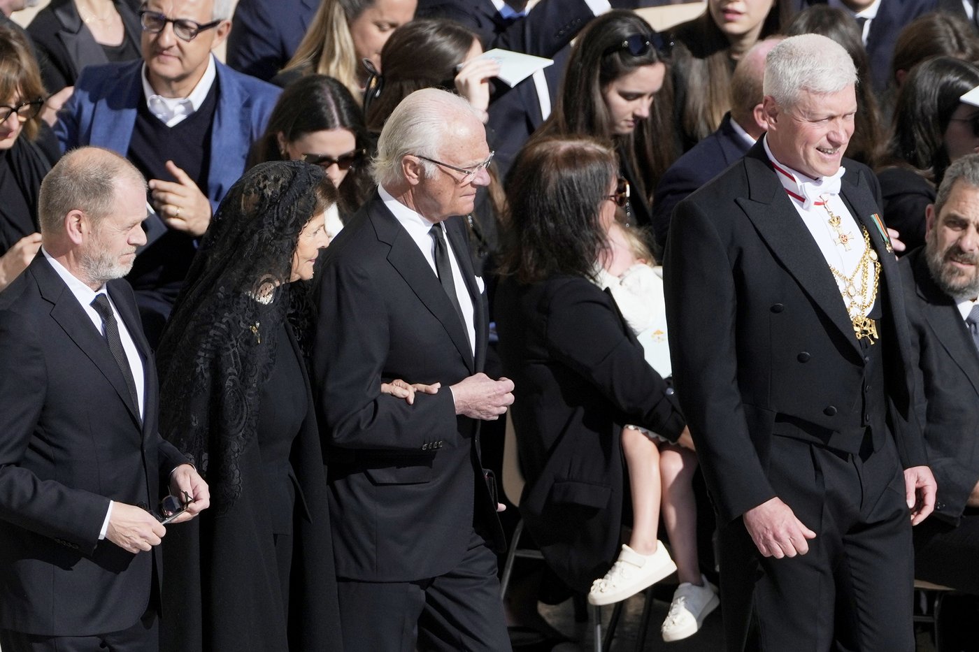 PHOTO COLLECTION: Vatican Pope Funeral Attendees | iNFOnews.ca PHOTO COLLECTION: Vatican Pope Funeral Attendees | iNFOnews.ca