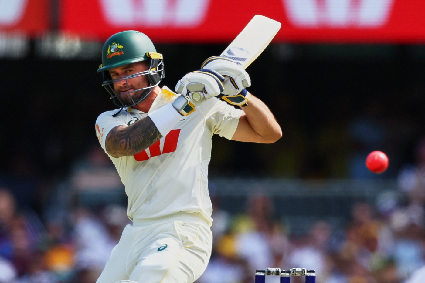 Australia takes 44-run lead in second Ashes test after England drops 5 catches | iNFOnews.ca Australia takes 44-run lead in second Ashes test after England drops 5 catches | iNFOnews.ca