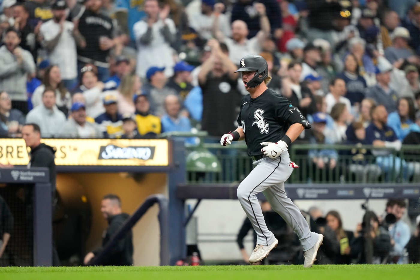 Jacob Misiorowski strikes out 11 in 5 innings as Brewers wear out White Sox 14-2 | iNFOnews.ca