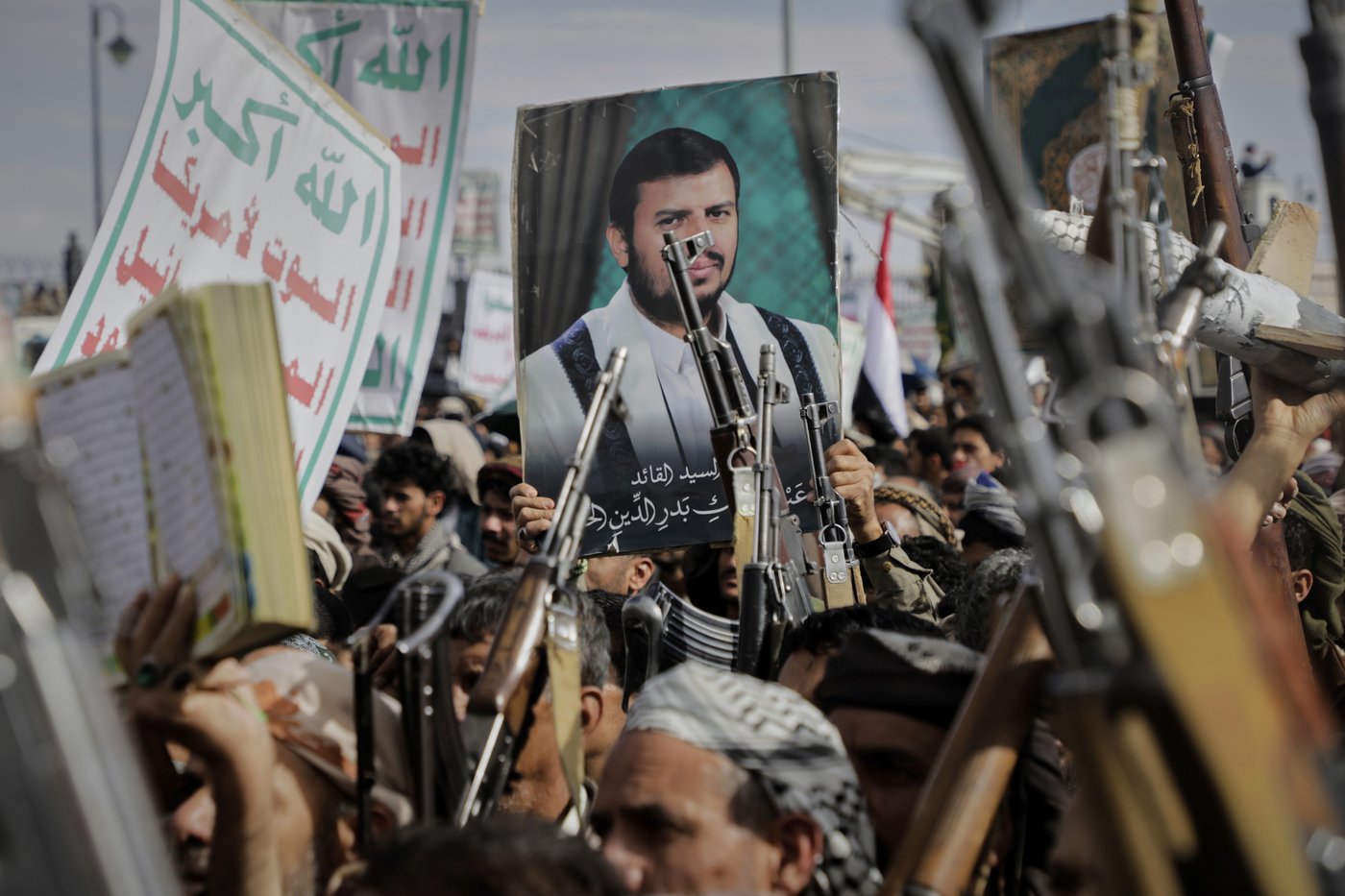 Trump warns Iran it will face 'consequences' of further attacks from Yemen's Houthi rebels | iNFOnews.ca