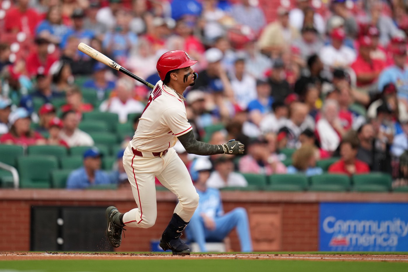 Cardinals manager Marmol buys tickets for fans to continue shirtless revelry at Busch Stadium | iNFOnews.ca