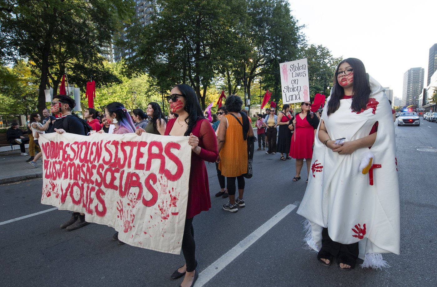 Montrealers gather to honour missing and murdered Indigenous women and girls | iNFOnews.ca Montrealers gather to honour missing and murdered Indigenous women and girls | iNFOnews.ca