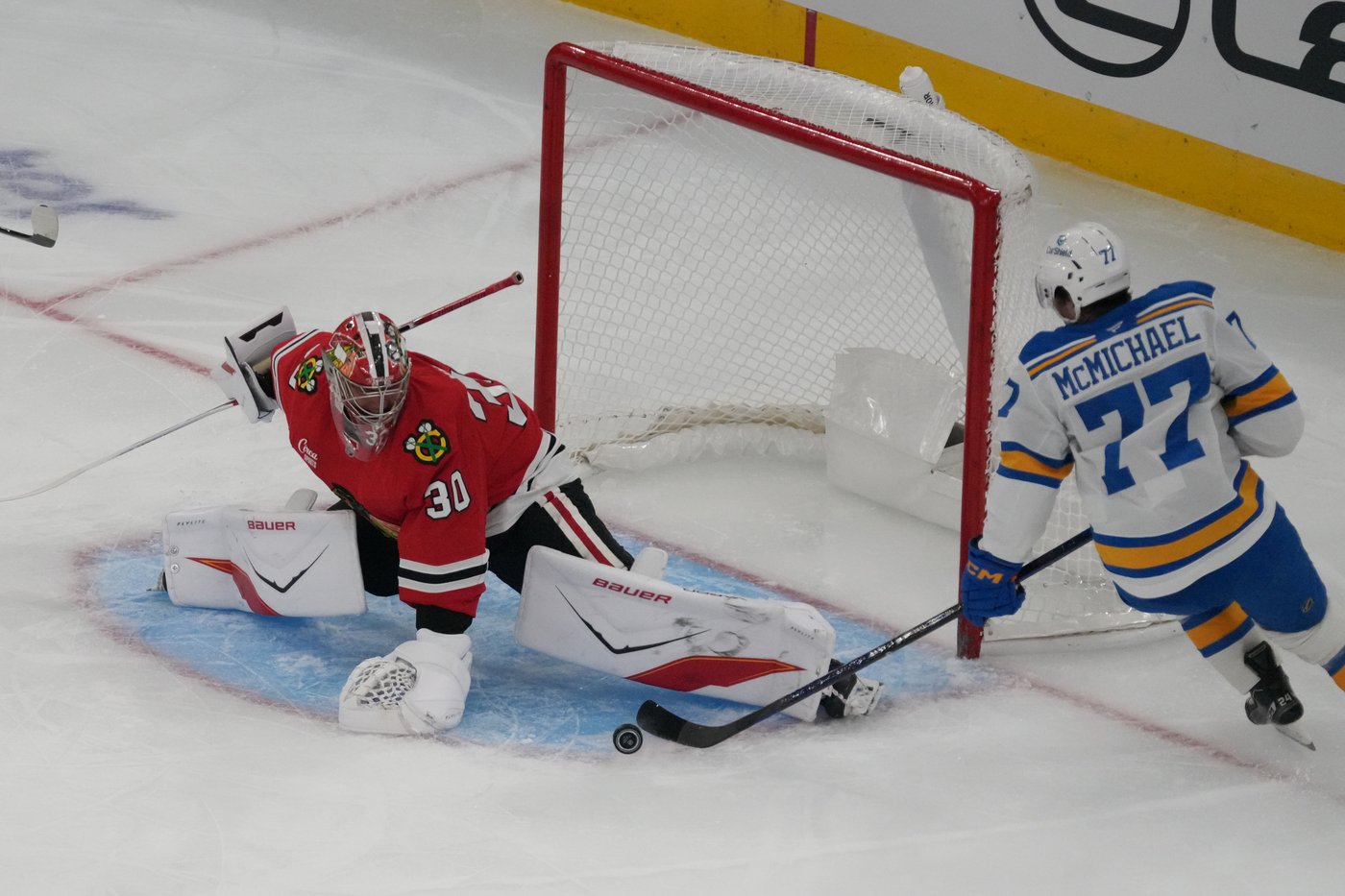 Rinzel and Frondell score, Blackhawks beat Blues 4-2 in Kane's return to Chicago | iNFOnews.ca