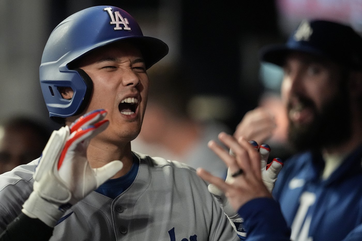 Ohtani and Freeman homer, Sasaki earns 1st MLB win as streaking Dodgers overpower Braves 10-3 | iNFOnews.ca