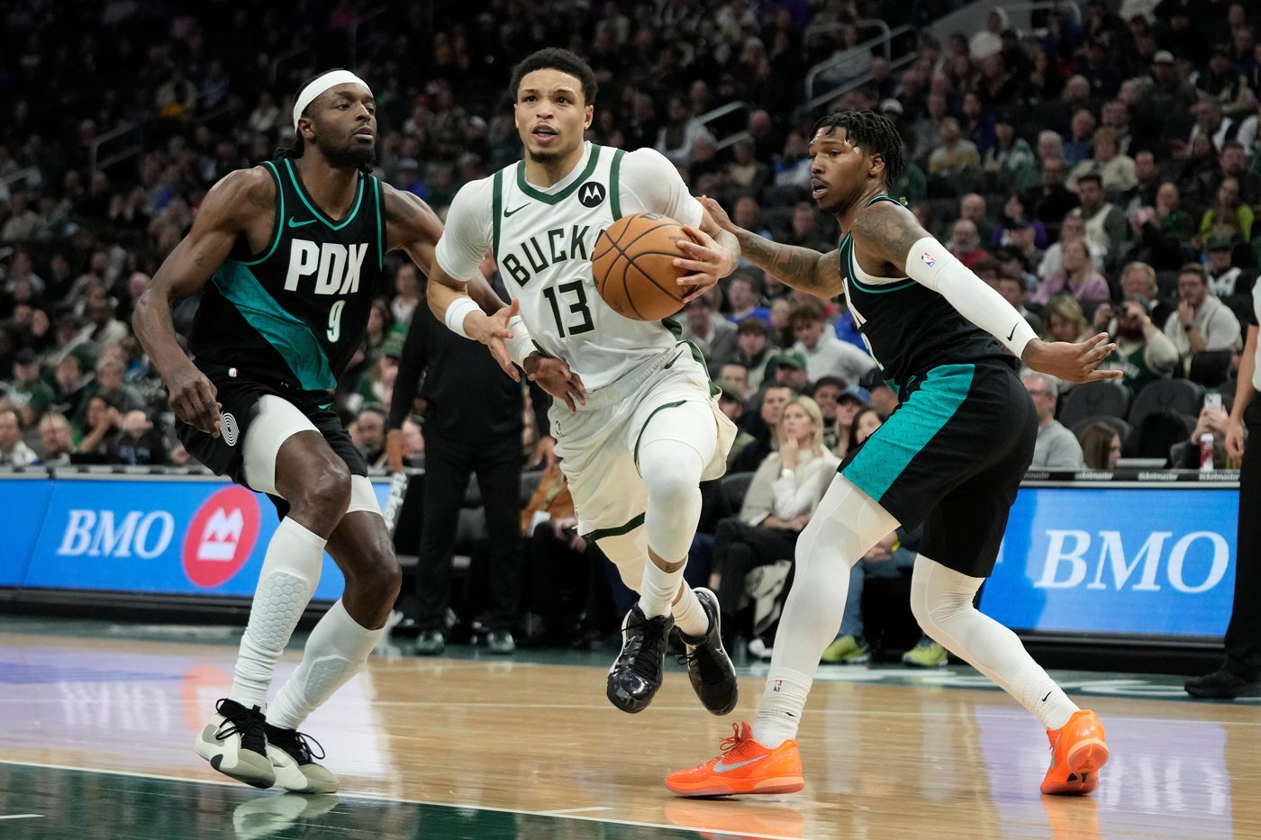 Jerami Grant's 35 points lead Trail Blazers to 115-103 win over slumping Bucks | iNFOnews.ca