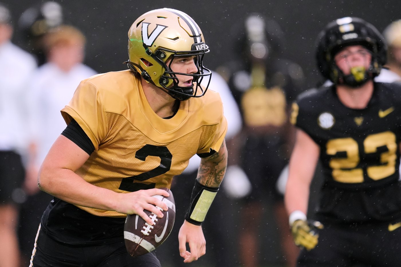 AP's list of top freshmen to watch includes quarterbacks at Vanderbilt and Tennessee | iNFOnews.ca