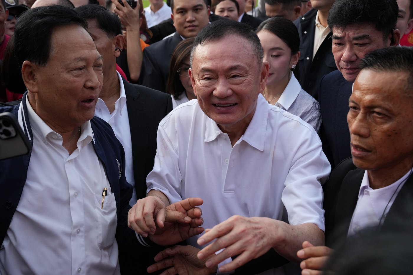 Former Thai prime minister Thaksin Shinawatra freed early from parole after receiving royal pardon | iNFOnews.ca