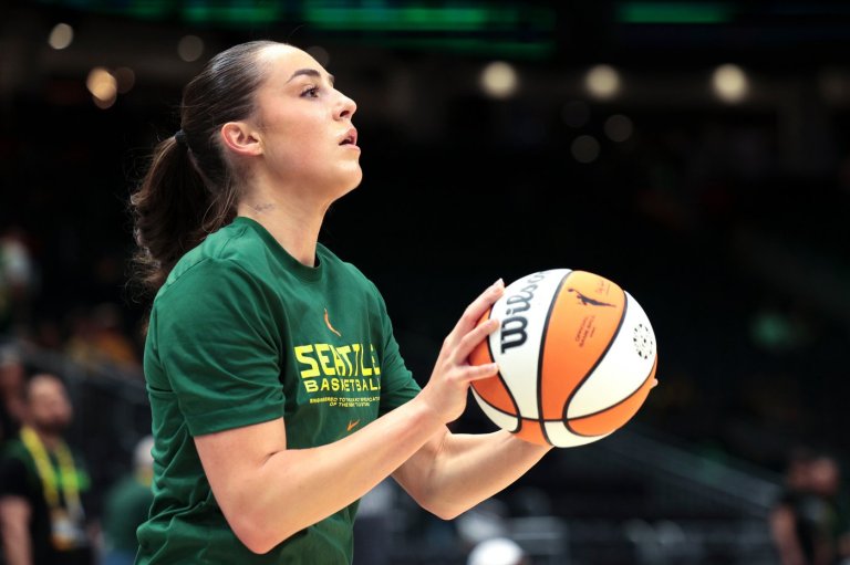 Storm's Mühl to miss second straight WNBA season because of a knee injury sustained overseas | iNFOnews.ca