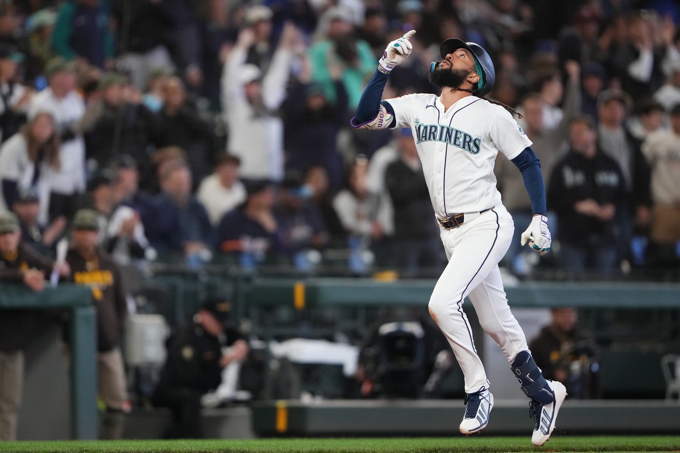 Mariners' Crawford open to moving from shortstop to 3rd base. Brash returns to bullpen | iNFOnews.ca Mariners' Crawford open to moving from shortstop to 3rd base. Brash returns to bullpen | iNFOnews.ca