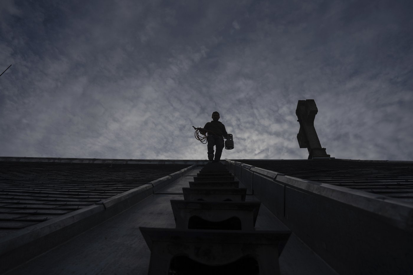 The roof restorers of Paris now have UNESCO World Heritage recognition | iNFOnews.ca The roof restorers of Paris now have UNESCO World Heritage recognition | iNFOnews.ca