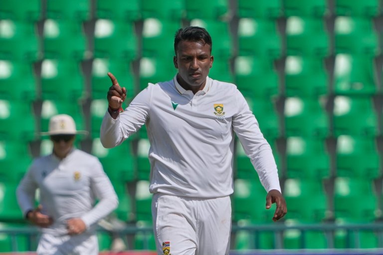 South Africa spinner Muthusamy's 6 wickets help dismiss Pakistan for 378 in 1st test | iNFOnews.ca