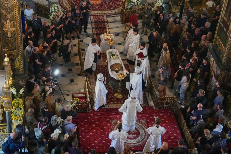 Ukraine honors its 'collector of souls' killed while recovering the war dead | iNFOnews.ca
