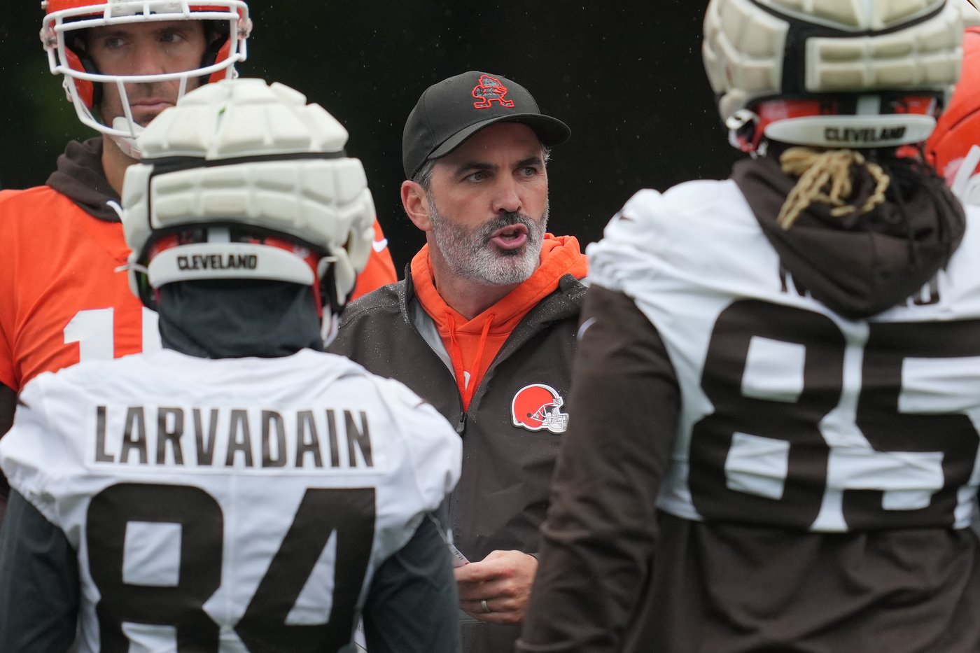 Browns QB Dillon Gabriel is confident for his 1st NFL start and jokes that his dad needs a passport | iNFOnews.ca