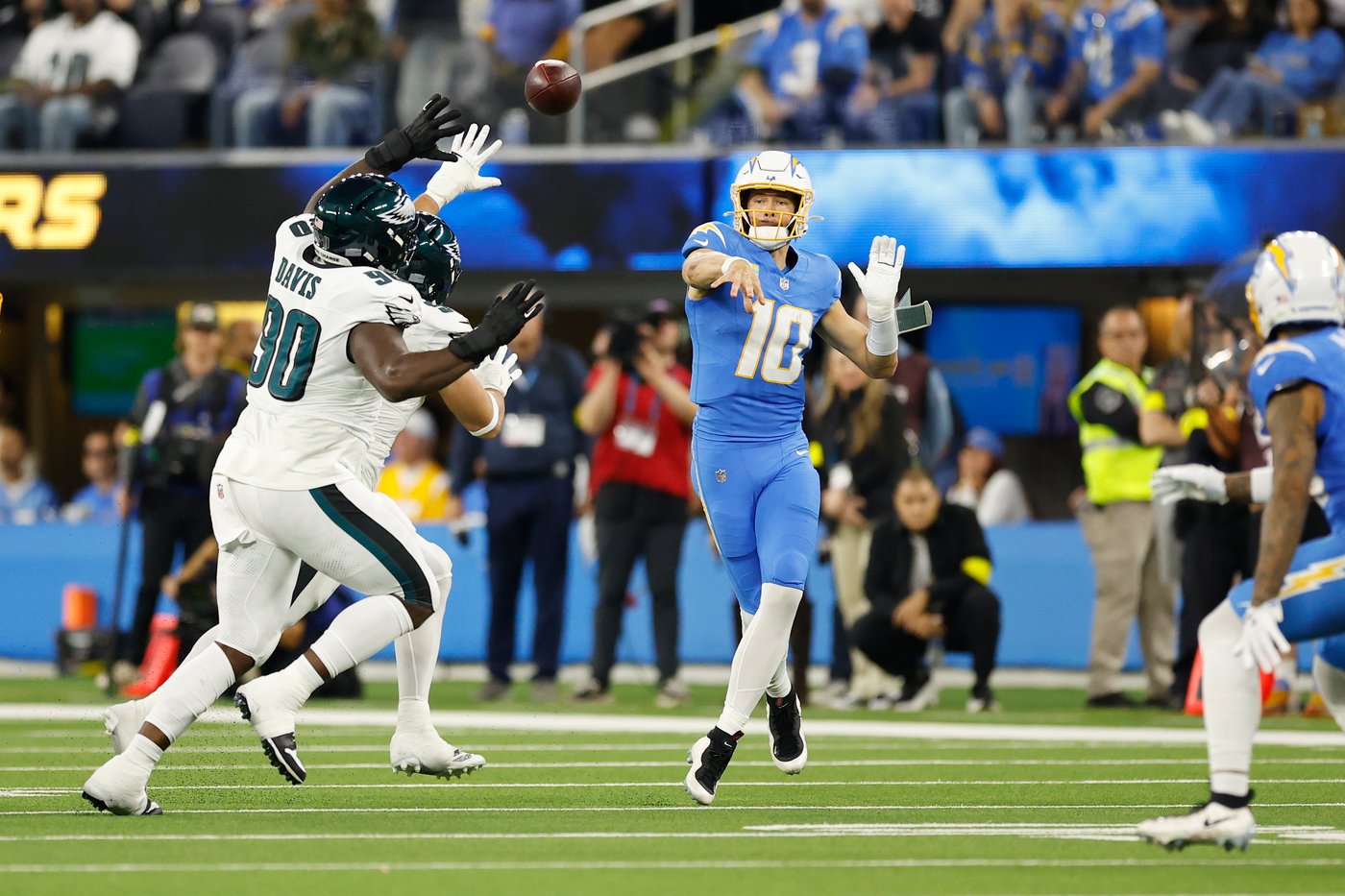 Chargers' Dicker kicks winning field goal, Jefferson's interception seals 22-19 OT win over Eagles | iNFOnews.ca Chargers' Dicker kicks winning field goal, Jefferson's interception seals 22-19 OT win over Eagles | iNFOnews.ca