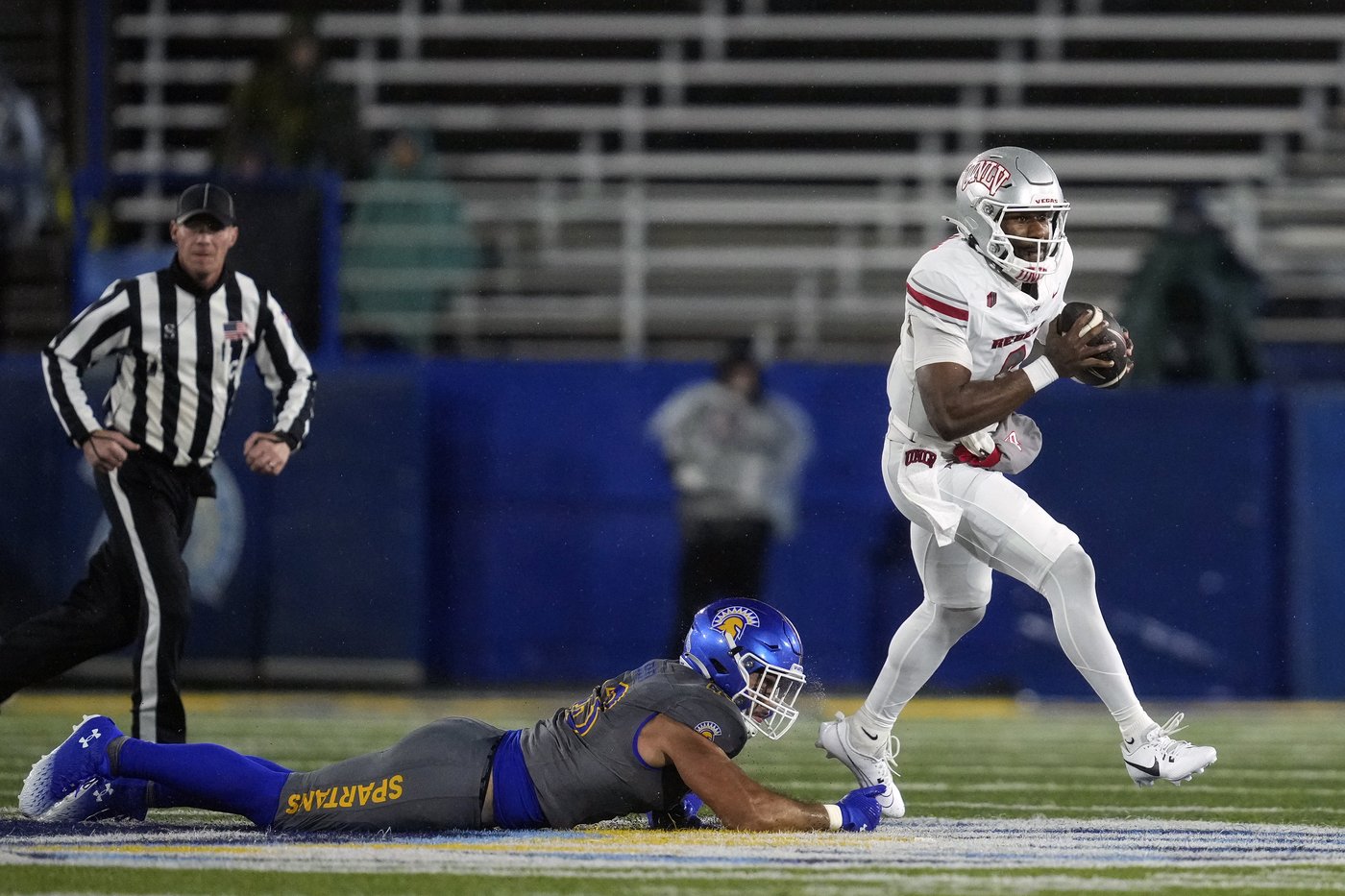 Jai'Den Thomas leads No. 23 UNLV to a 27-16 victory over San Jose State | iNFOnews.ca Jai'Den Thomas leads No. 23 UNLV to a 27-16 victory over San Jose State | iNFOnews.ca